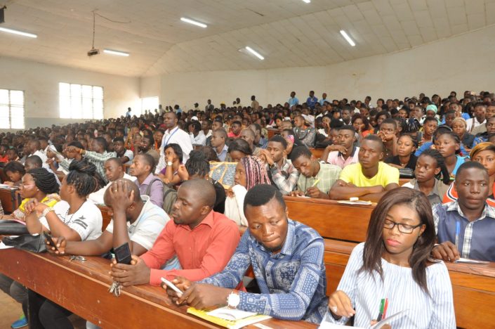 Etudiants en salle - Université de Yaoundé II